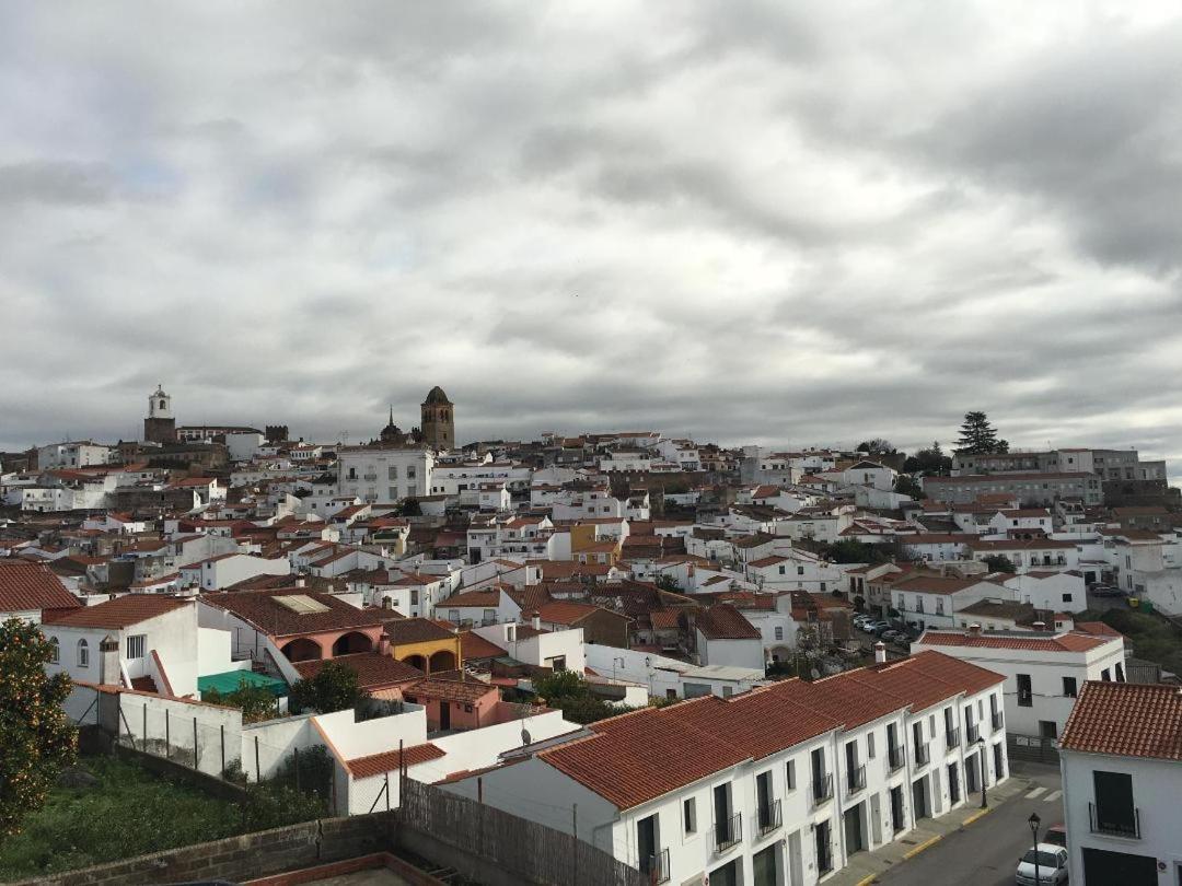 Apartamento Buhardilla Rústica Mirando a Santa Catalina Jerez De Los Caballeros Exterior foto