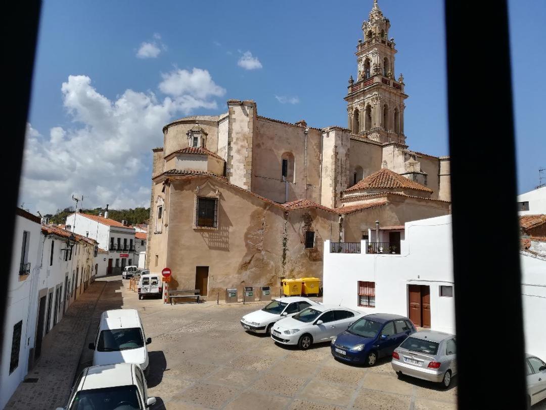 Apartamento Buhardilla Rústica Mirando a Santa Catalina Jerez De Los Caballeros Exterior foto