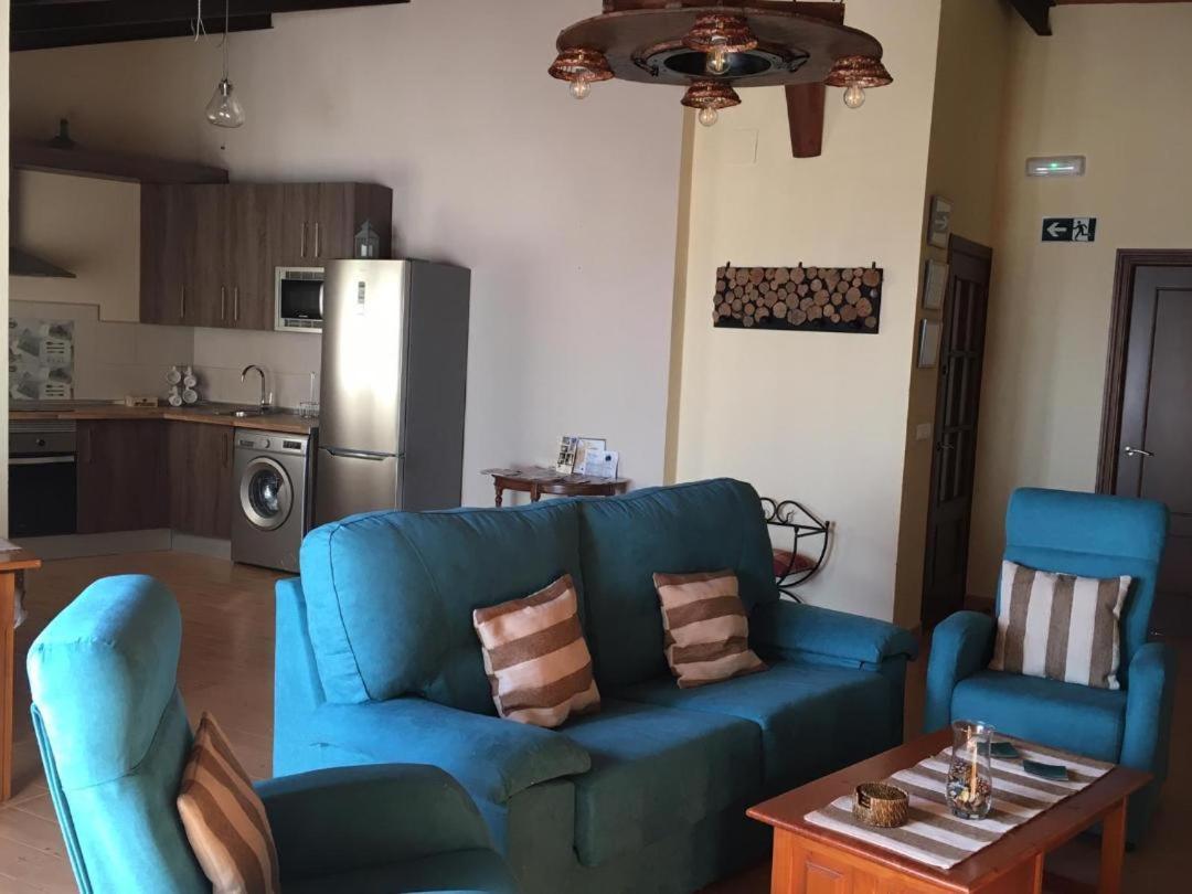 Apartamento Buhardilla Rústica Mirando a Santa Catalina Jerez De Los Caballeros Exterior foto