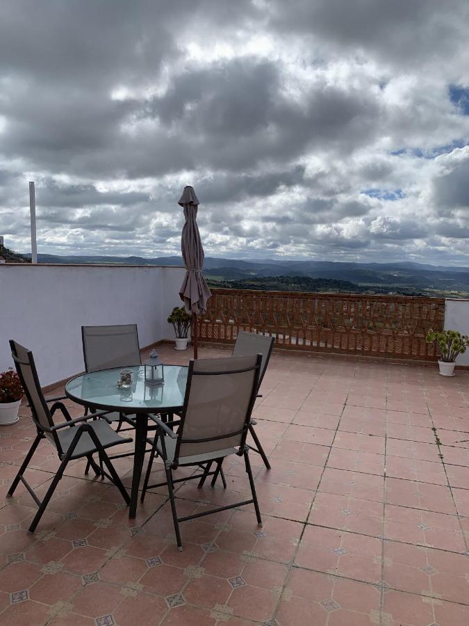 Apartamento Buhardilla Rústica Mirando a Santa Catalina Jerez De Los Caballeros Exterior foto