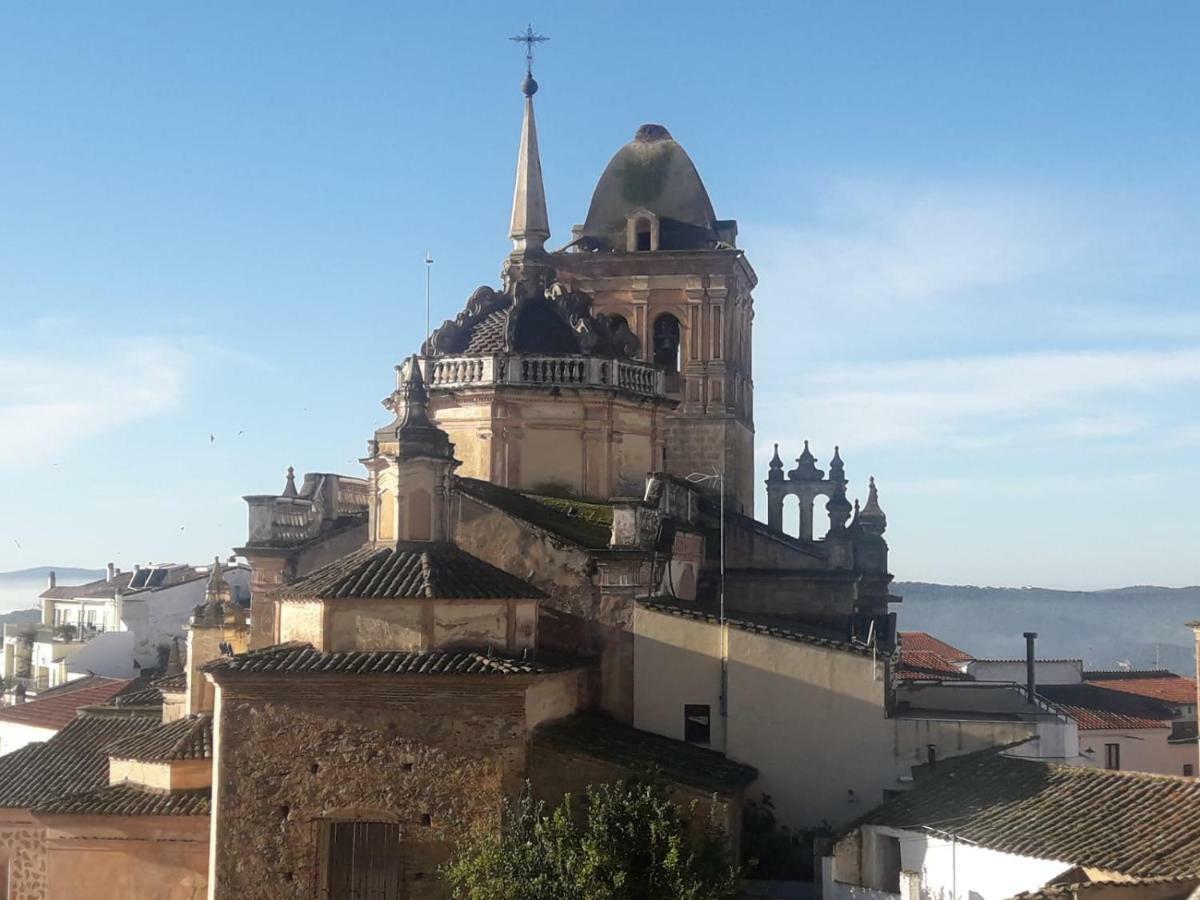 Apartamento Buhardilla Rústica Mirando a Santa Catalina Jerez De Los Caballeros Exterior foto